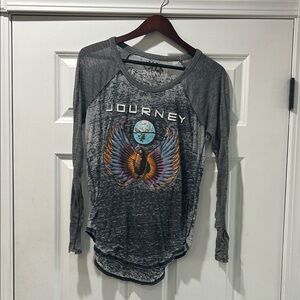 Women’s Gray Long-Sleeve Graphic Top